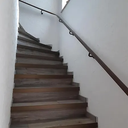 Zum Hochstein * Ettringen (Rhineland-Palatinate)